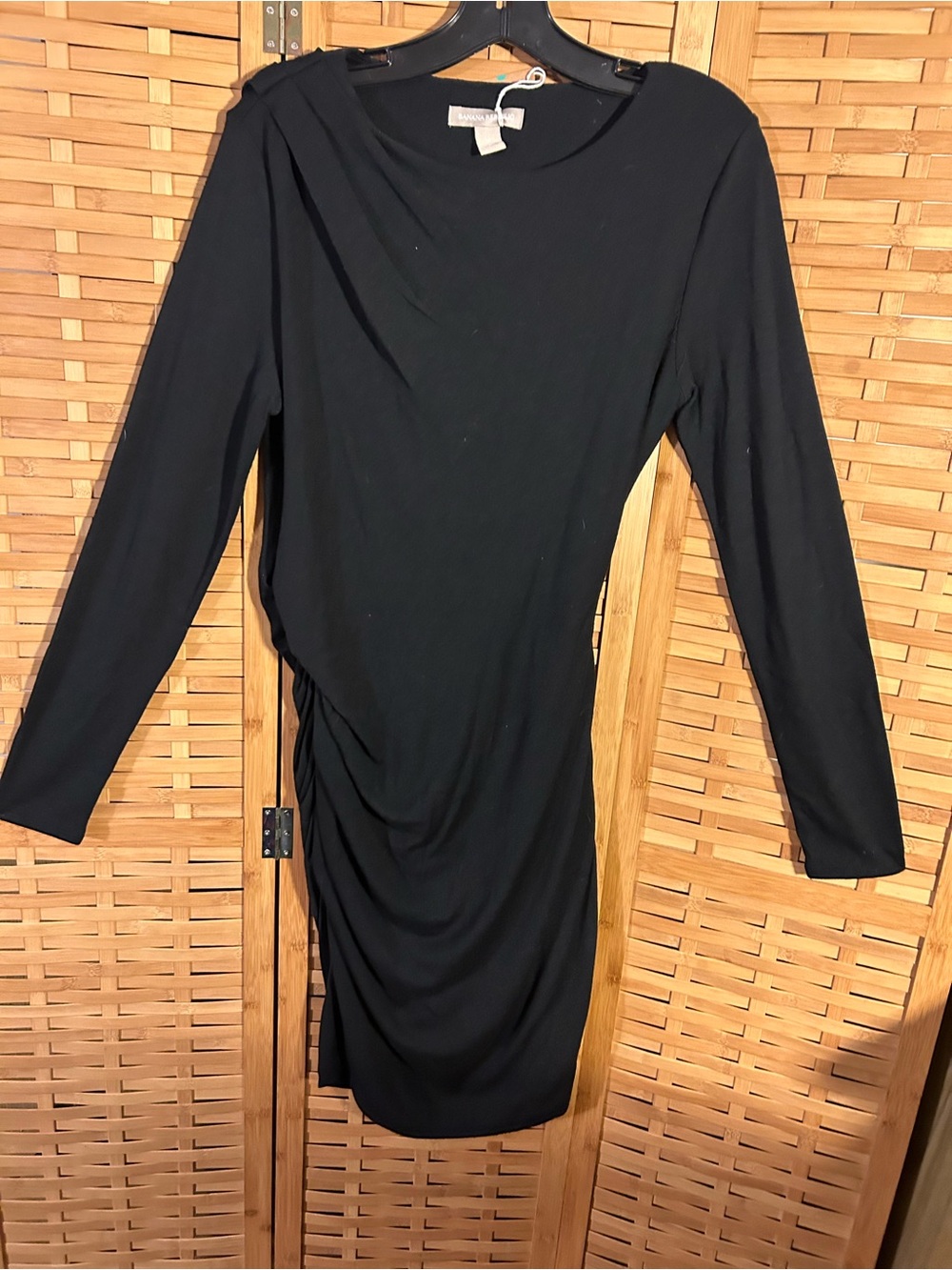 🔥3/$8- Banana Republic Black Long-Sleeve Ruched Midi Dress
